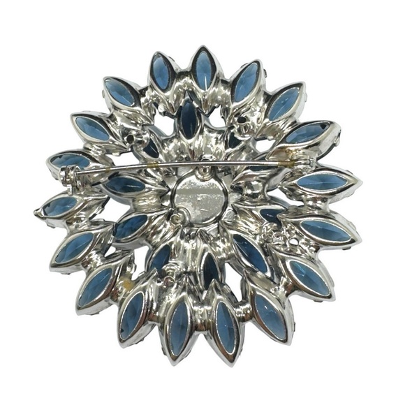 Vintage Unsigned Weiss Sapphire Blue Marquis Flower Brooch - Picture 4 of 6